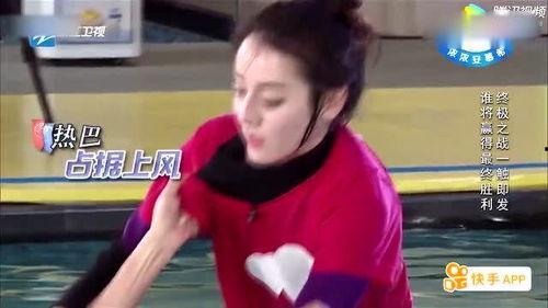 明星现场脱内衣,瞬间成为焦点