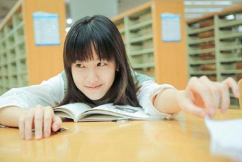 娱乐吃瓜酱亲戚是同学,娱乐吃瓜酱亲戚同学生活趣事大揭秘